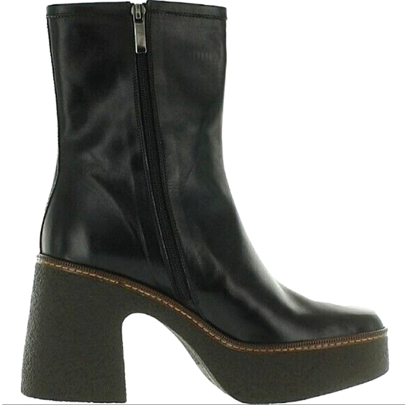 New w/Box DKNY Daze Platform Vegan Leather Black Chelsea Booties Size 7 - Picture 2 of 4